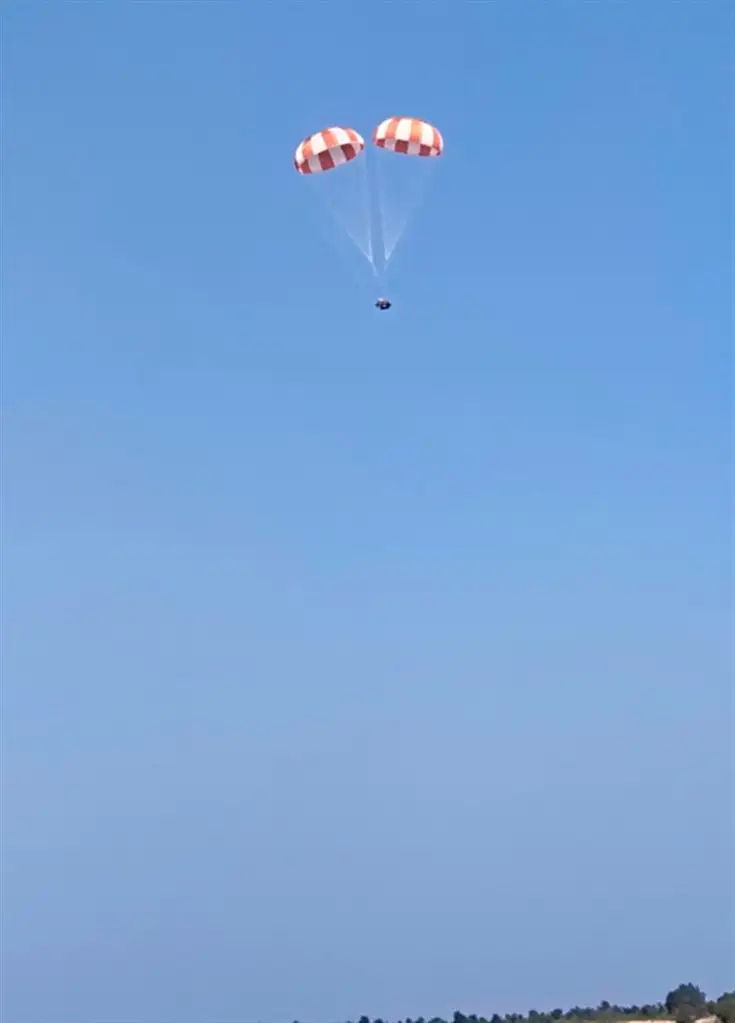 ISRO Completes Major Development Test of its Gaganyaan Parachute System ISRO Completes Major Development Test of its Gaganyaan Parachute System