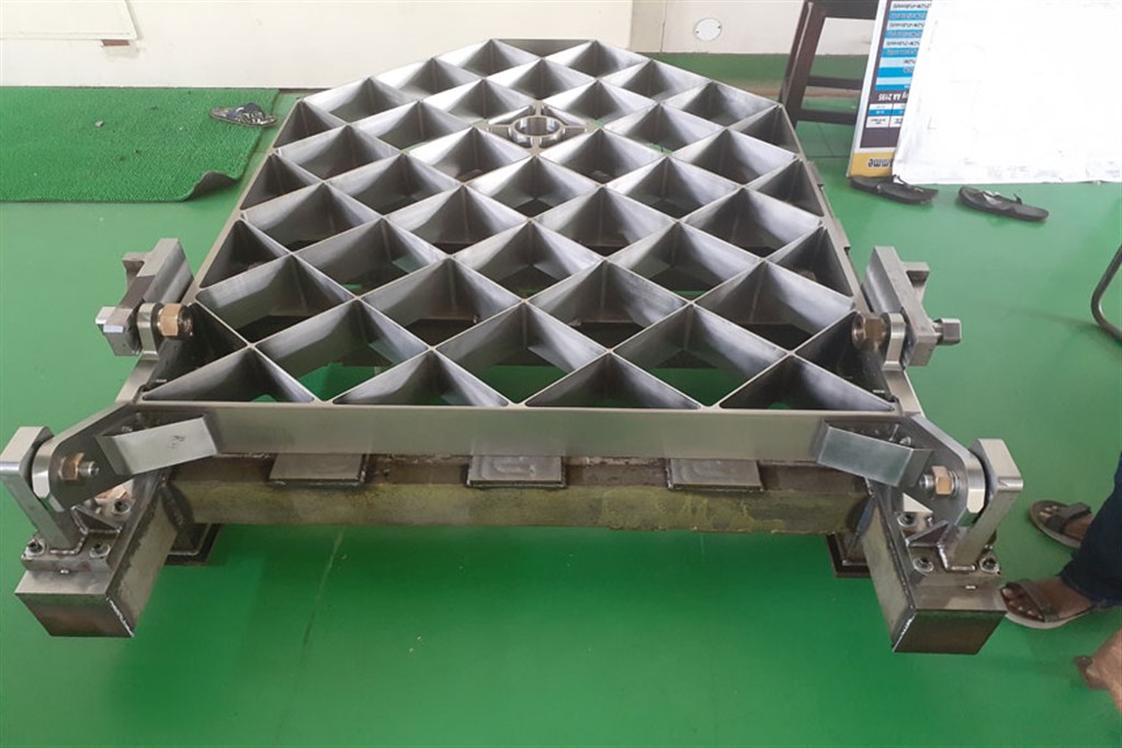 Grid-fin Assembly