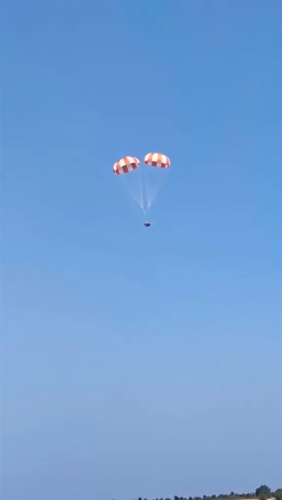 ISRO Completes Major Development Test of its Gaganyaan Parachute System ISRO Completes Major Development Test of its Gaganyaan Parachute System